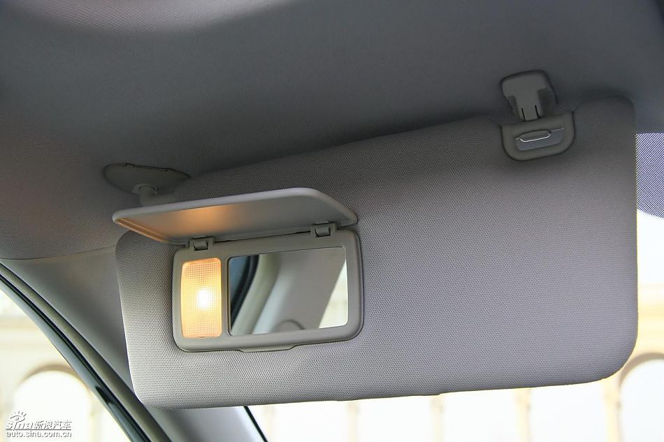 斯巴鲁新傲虎内饰实拍