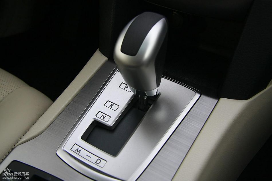 斯巴鲁新傲虎内饰实拍