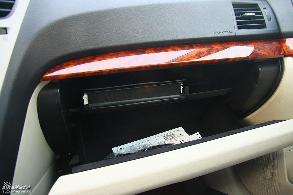 斯巴鲁新傲虎内饰实拍