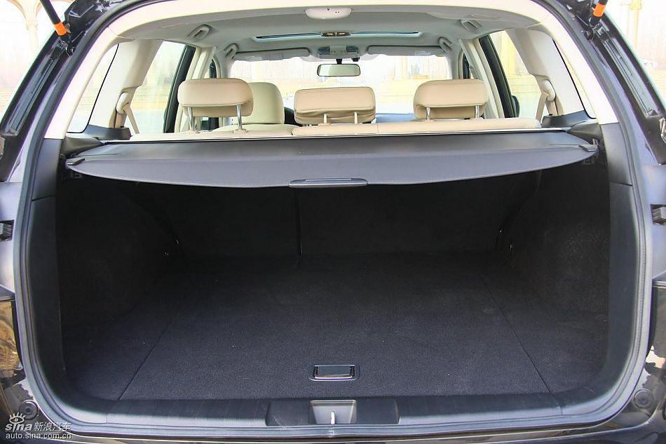 斯巴鲁新傲虎内饰实拍