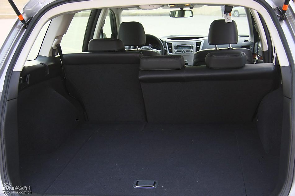 斯巴鲁新傲虎内饰实拍