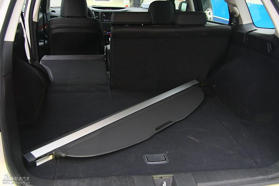 斯巴鲁新傲虎内饰实拍