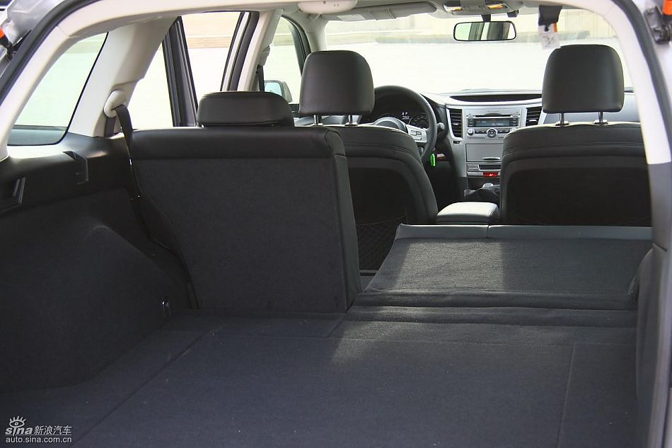 斯巴鲁新傲虎内饰实拍