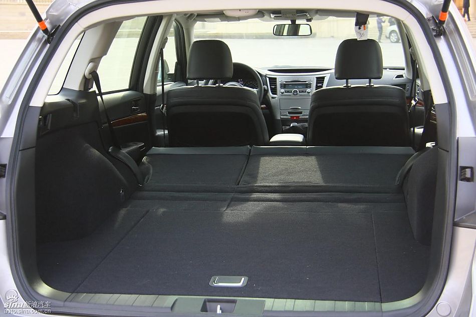 斯巴鲁新傲虎内饰实拍