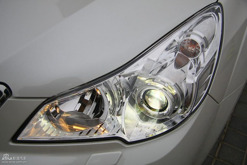 斯巴鲁新傲虎外观实拍