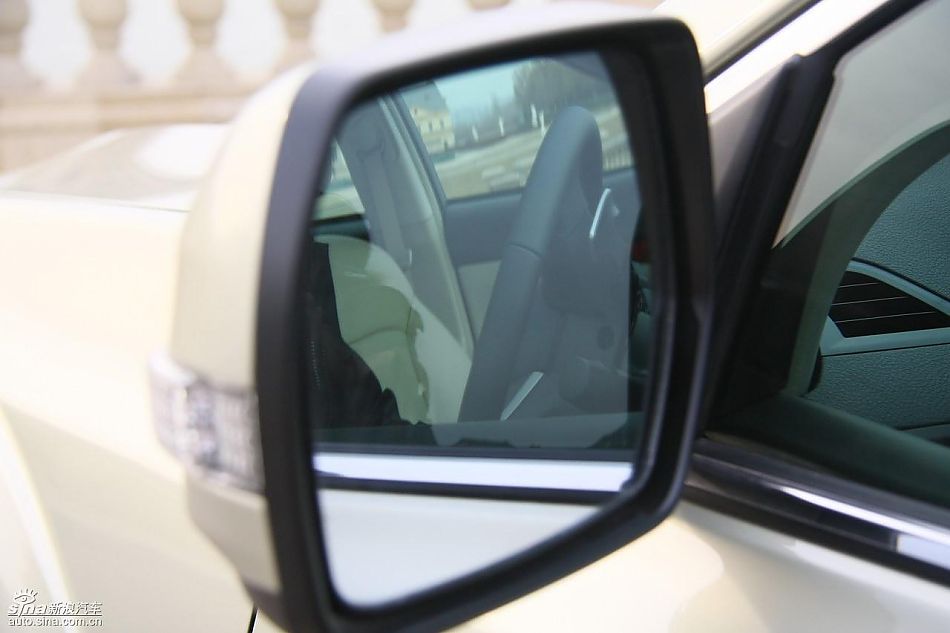 斯巴鲁新傲虎外观实拍