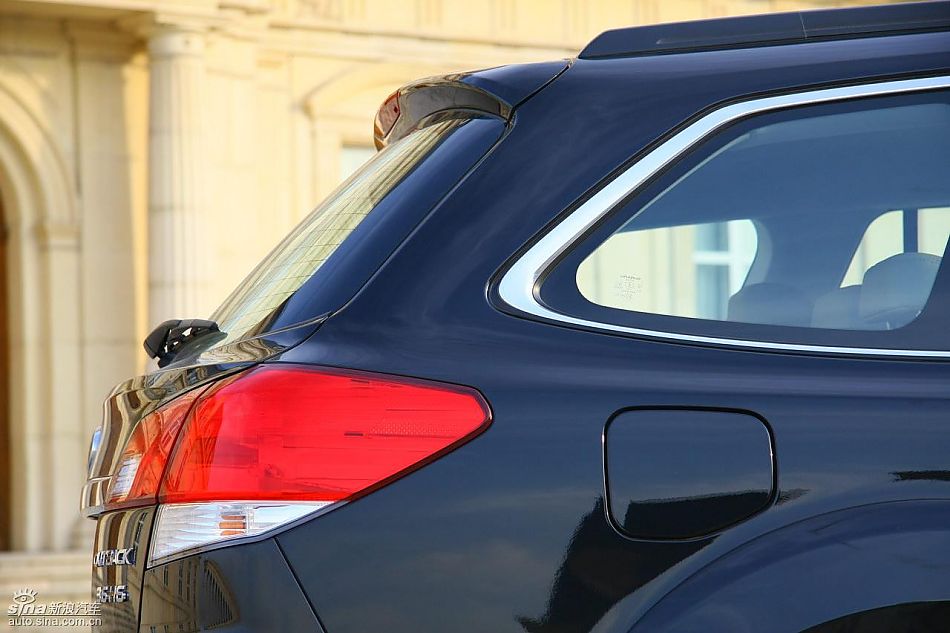 斯巴鲁新傲虎外观实拍