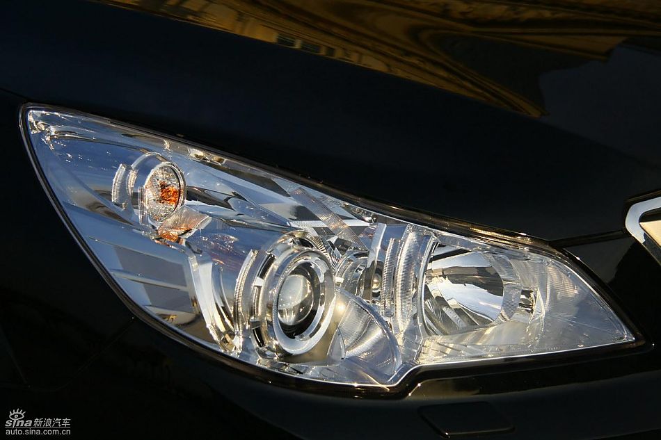 斯巴鲁新傲虎外观实拍