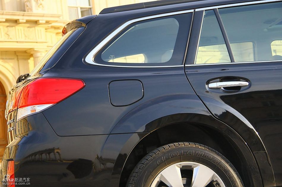 斯巴鲁新傲虎外观实拍