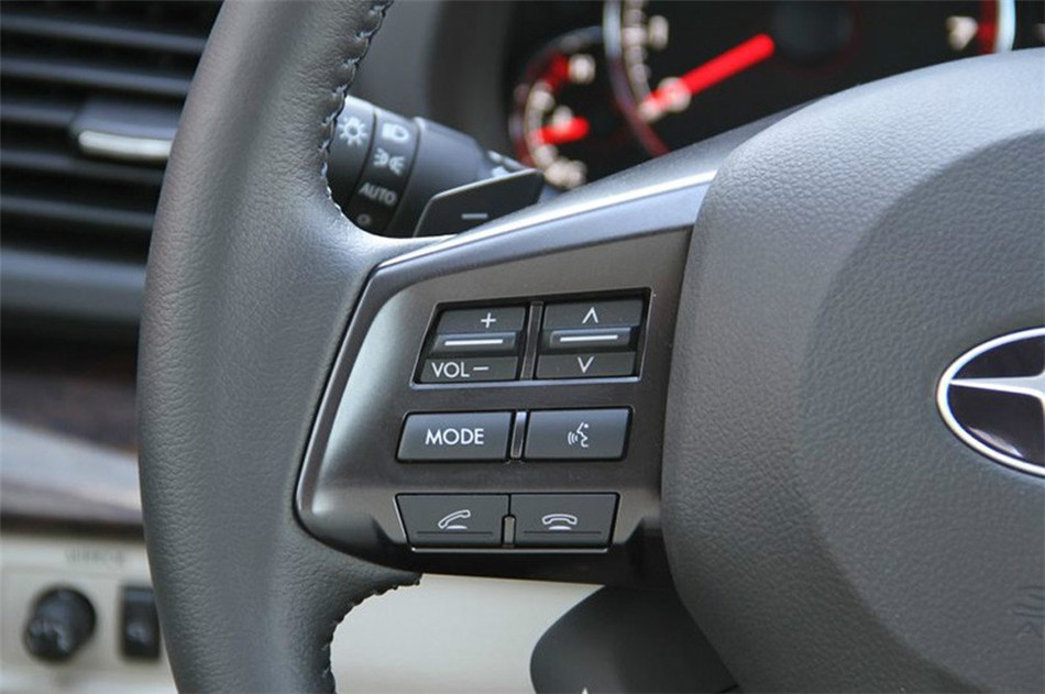 2013款 2.5i AT 豪华版 内饰