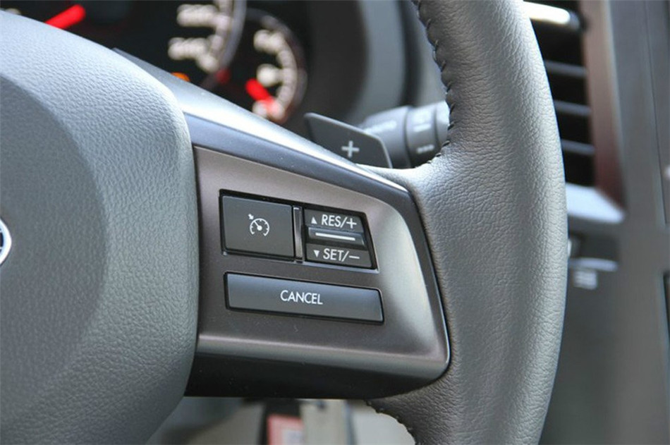 2013款 2.5i AT 豪华版 内饰