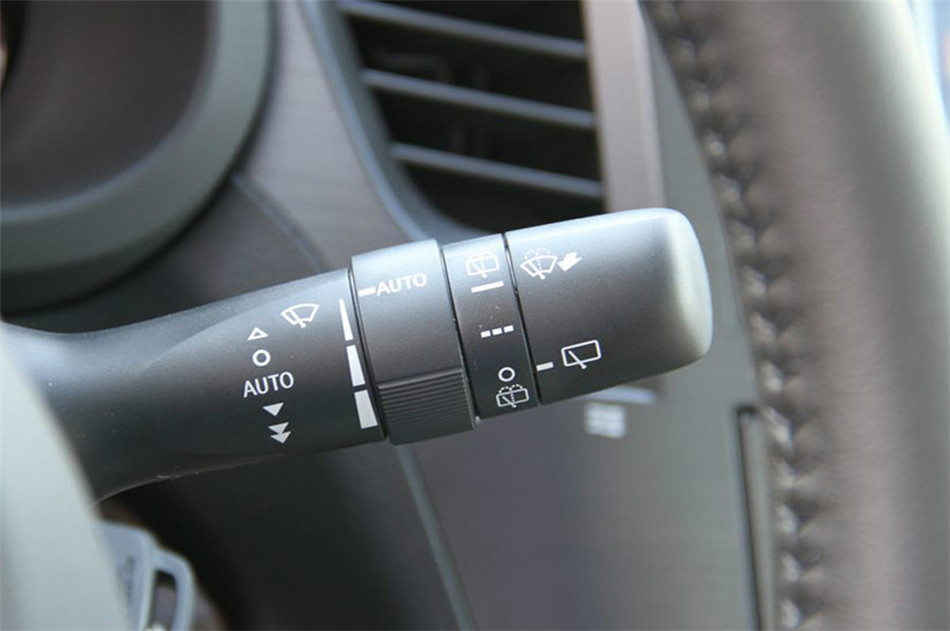 2013款 2.5i AT 豪华版 内饰