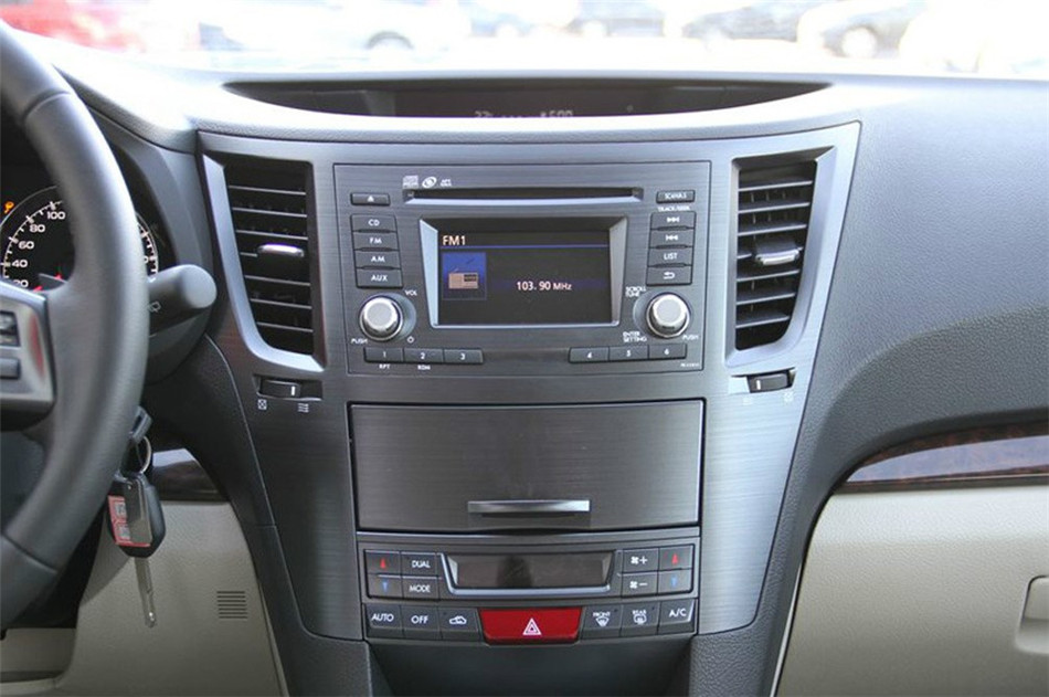 2013款 2.5i AT 豪华版 内饰