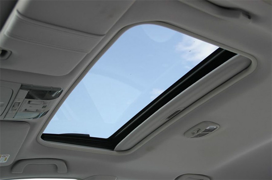 2013款 2.5i AT 豪华版 座椅空间