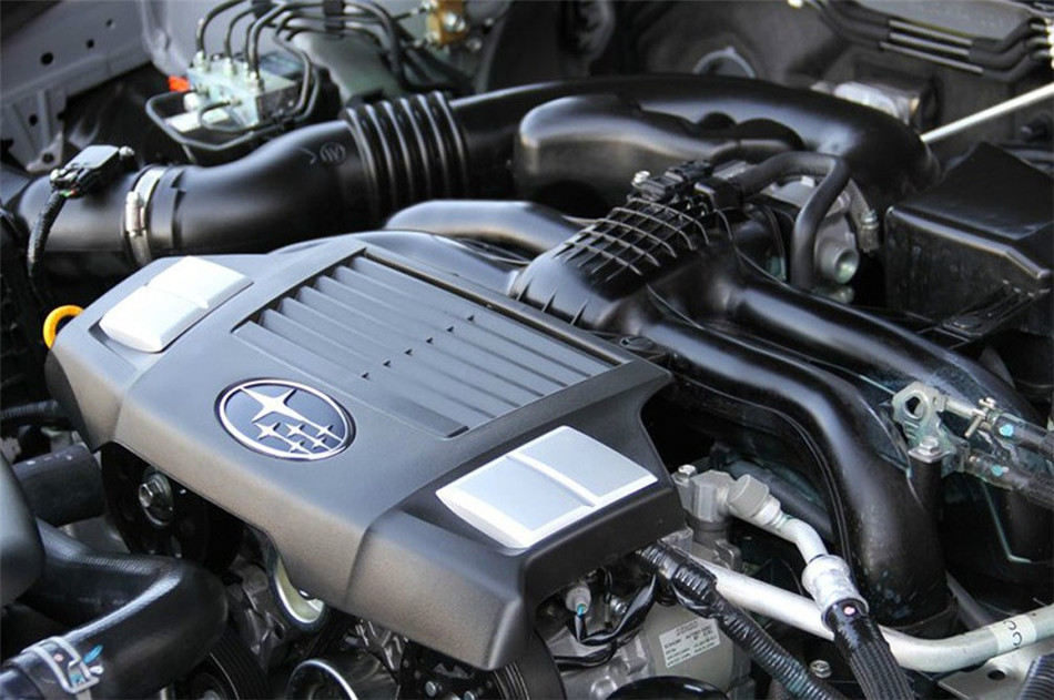 2013款 2.5i AT 豪华版 引擎底盘