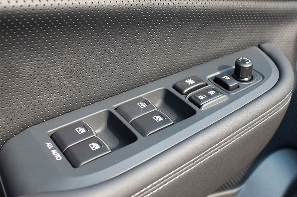 2015款 2.5i 运动导航版 座椅空间