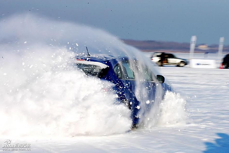 斯巴鲁2009全系车型冰雪体验