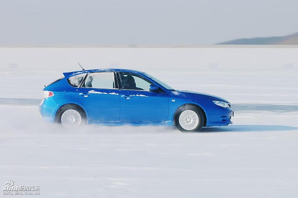 斯巴鲁2009全系车型冰雪体验