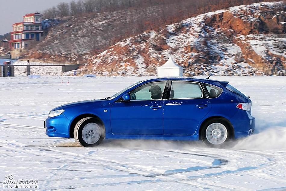 斯巴鲁2009全系车型冰雪体验