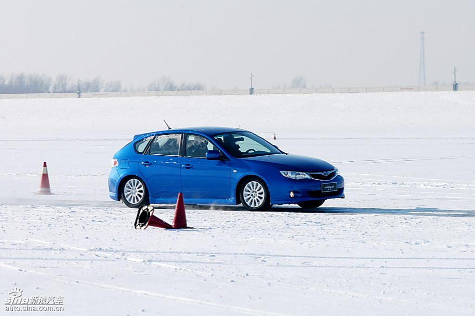 斯巴鲁2009全系车型冰雪体验