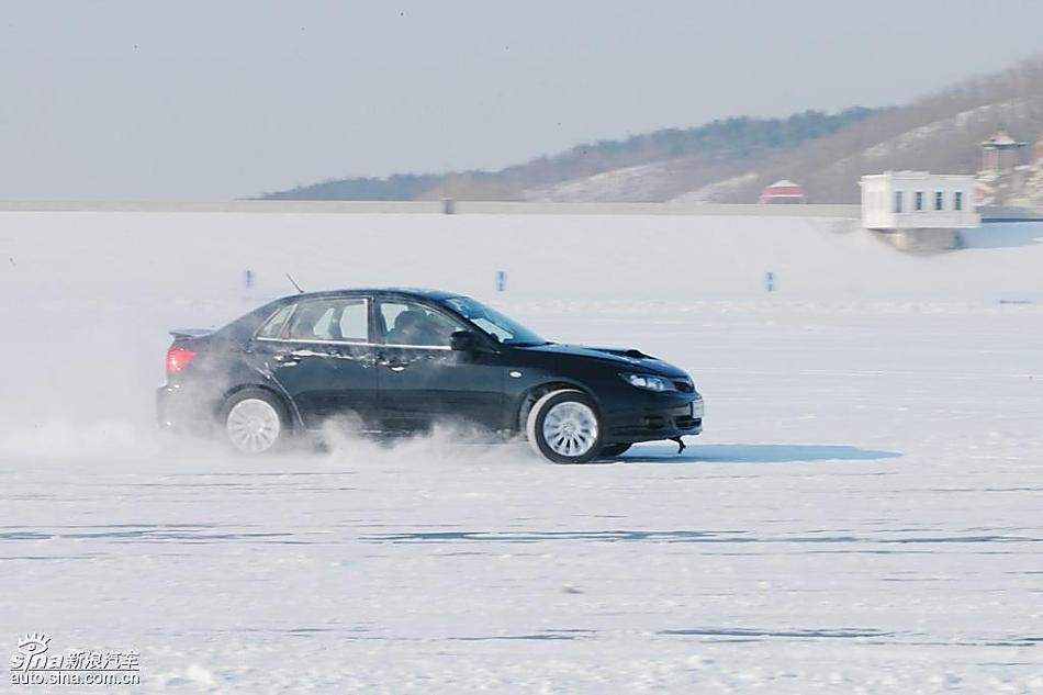 斯巴鲁2009全系车型冰雪体验