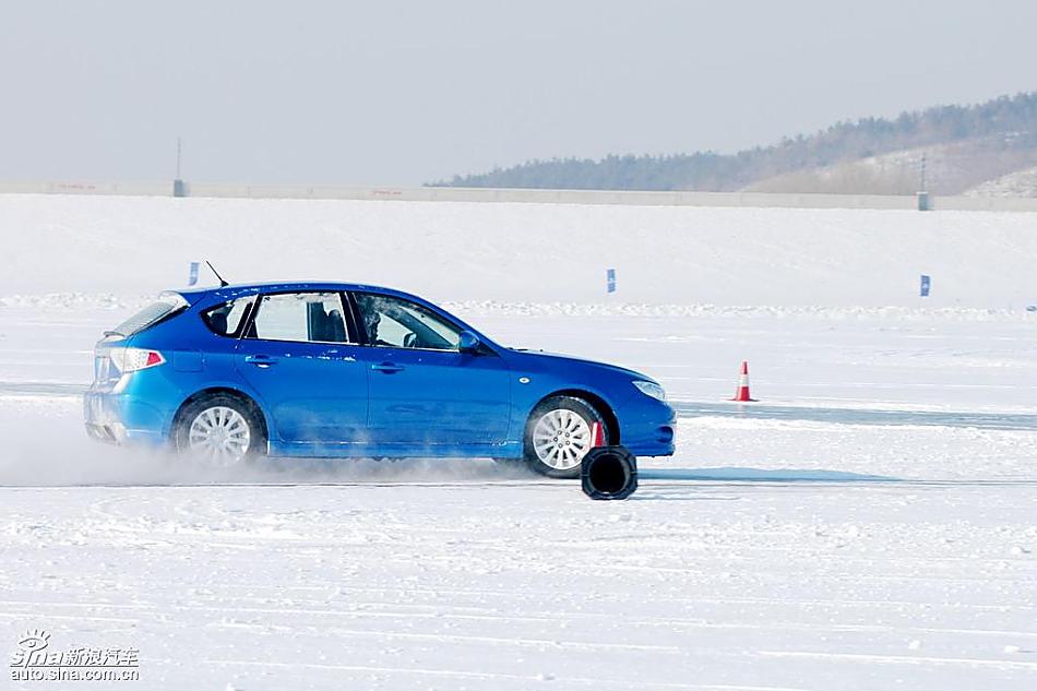 斯巴鲁2009全系车型冰雪体验