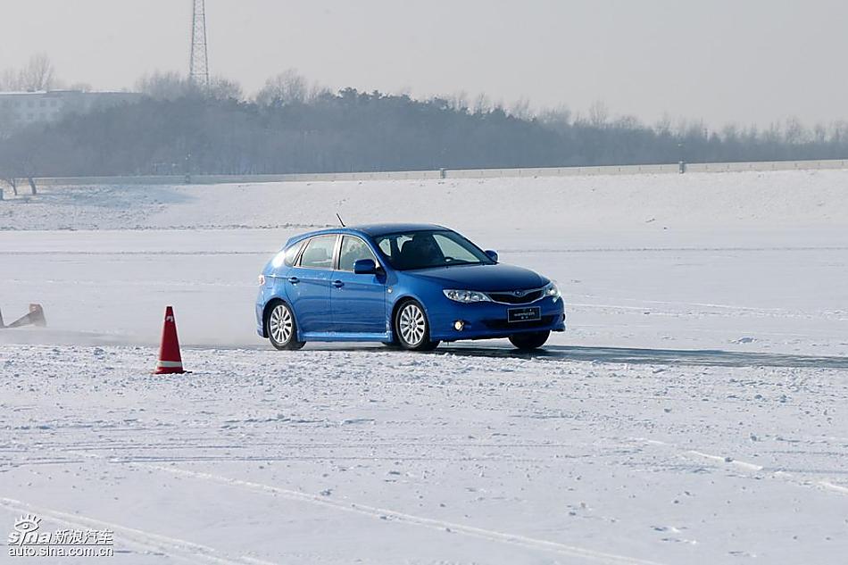 斯巴鲁2009全系车型冰雪体验