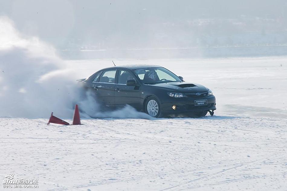 斯巴鲁2009全系车型冰雪体验