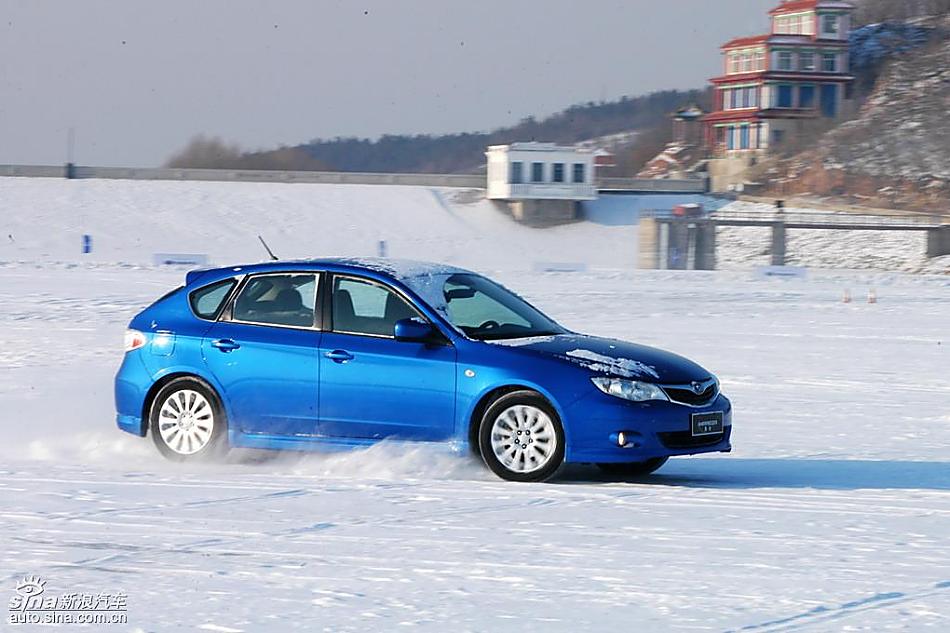 斯巴鲁2009全系车型冰雪体验