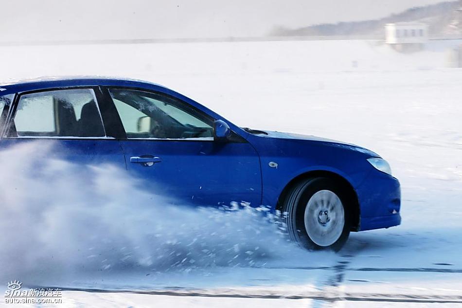 斯巴鲁2009全系车型冰雪体验