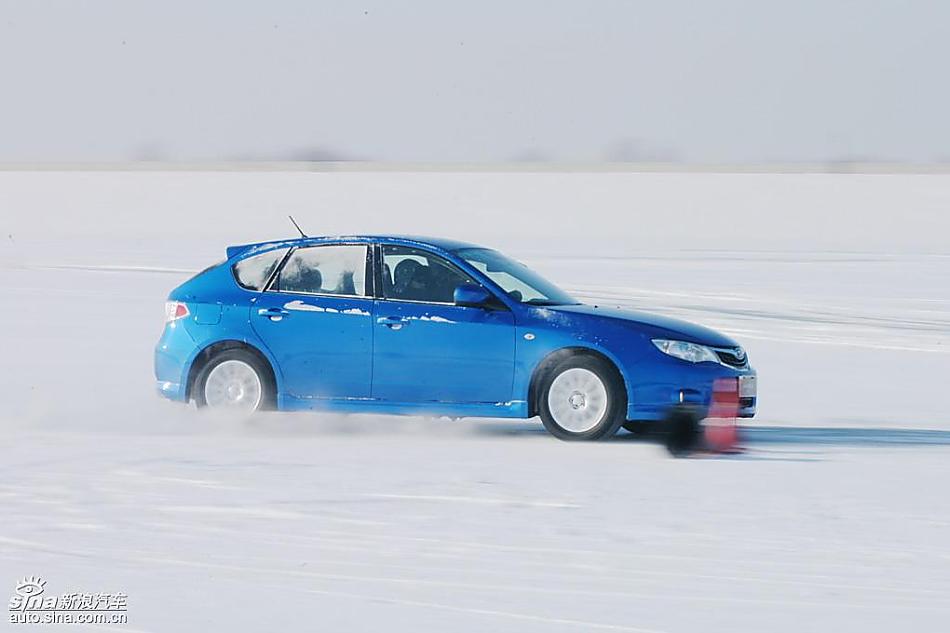 斯巴鲁2009全系车型冰雪体验