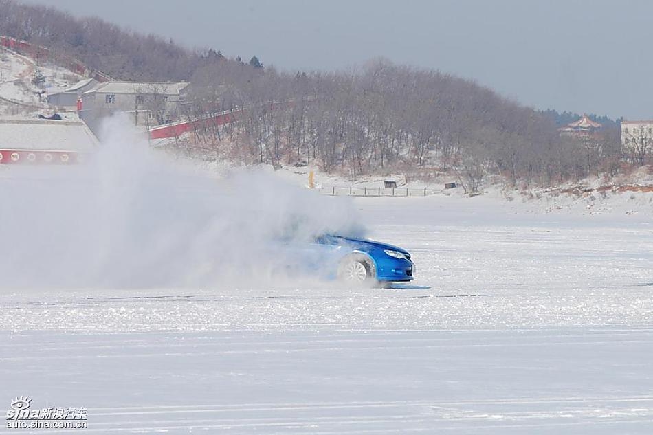 斯巴鲁2009全系车型冰雪体验