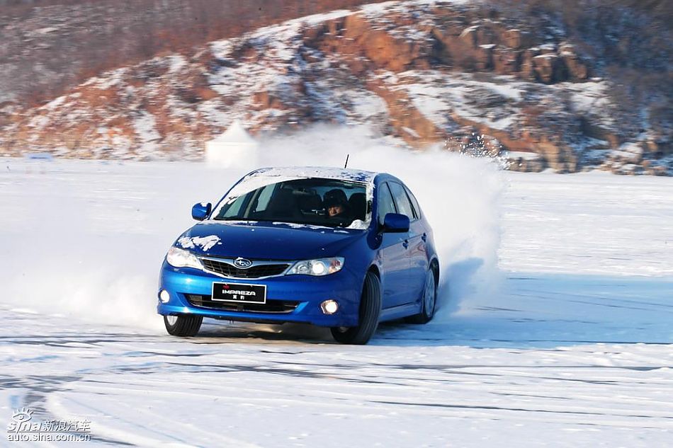 斯巴鲁2009全系车型冰雪体验