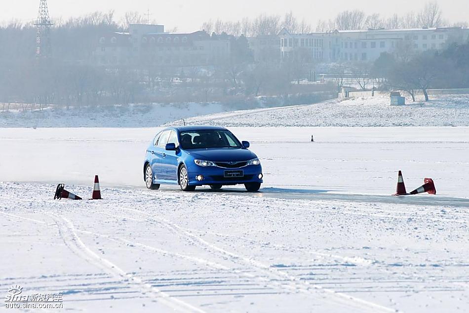斯巴鲁2009全系车型冰雪体验