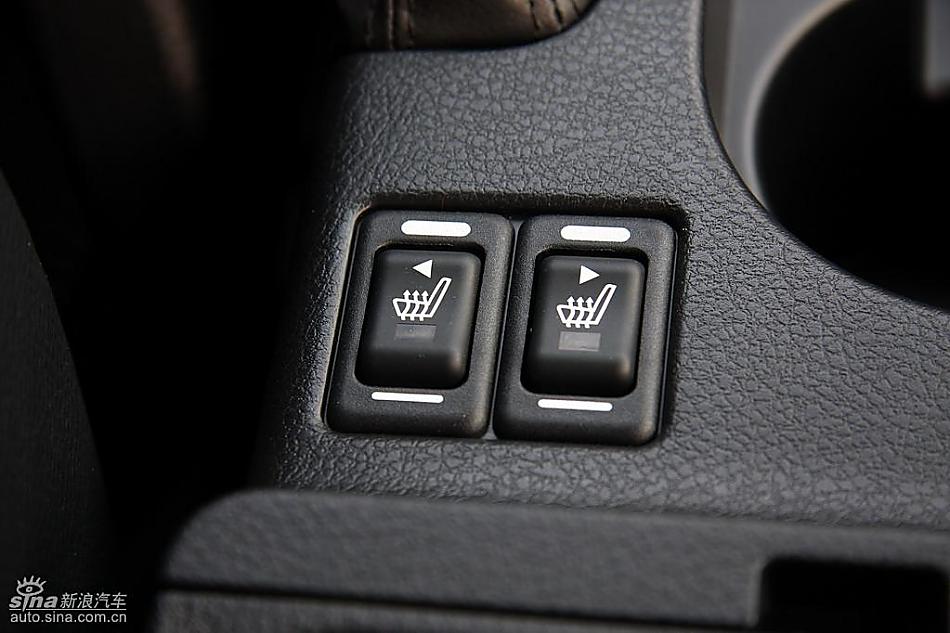 斯巴鲁三厢翼豹内饰