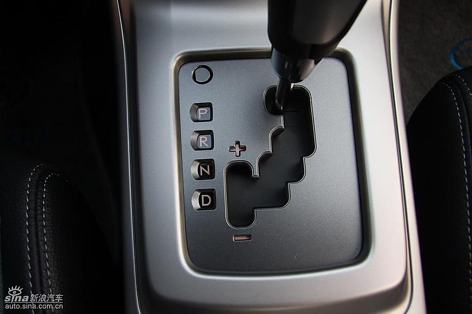 斯巴鲁三厢翼豹内饰