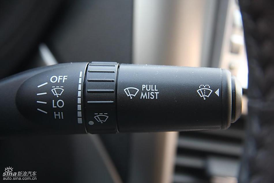 斯巴鲁三厢翼豹内饰