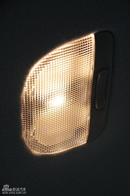 斯巴鲁三厢翼豹内饰