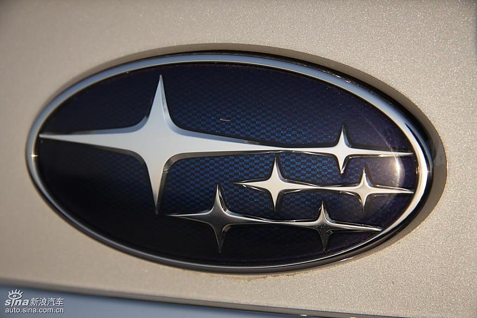 斯巴鲁三厢翼豹内饰