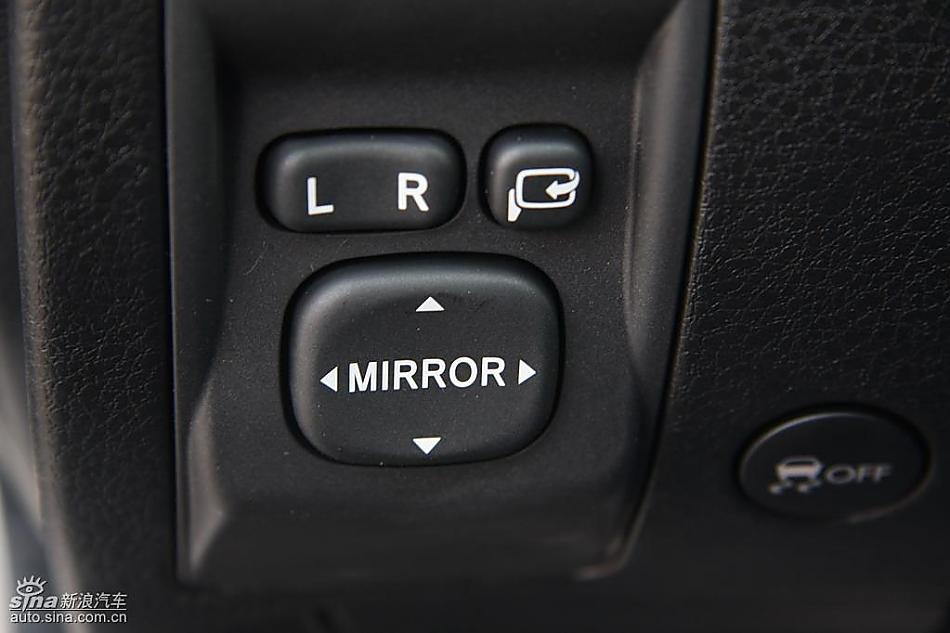 斯巴鲁三厢翼豹内饰