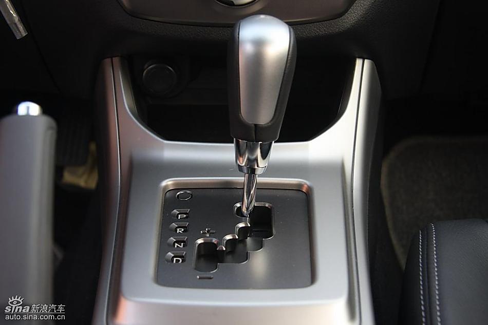 斯巴鲁三厢翼豹内饰