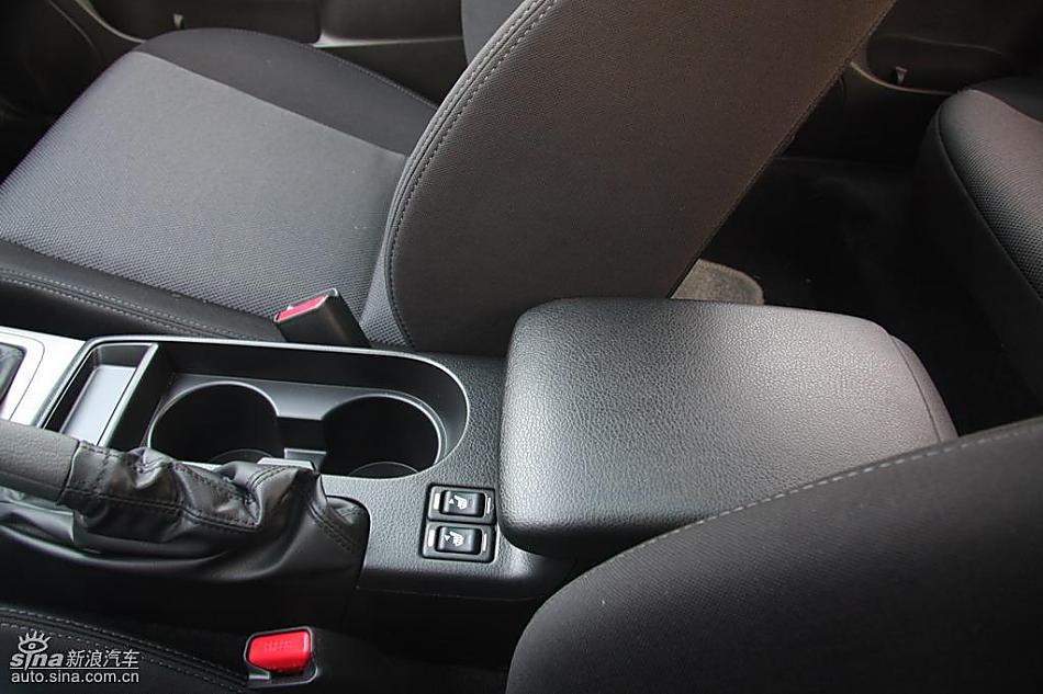 斯巴鲁三厢翼豹内饰