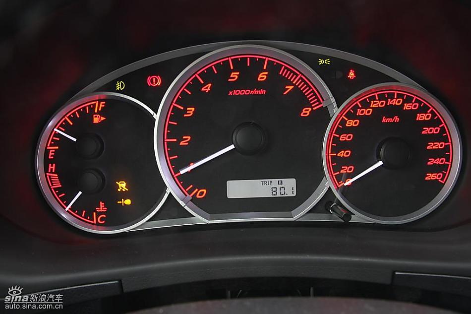 斯巴鲁三厢翼豹内饰