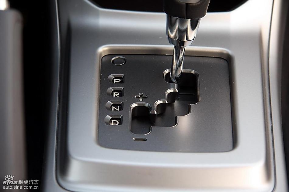 斯巴鲁三厢翼豹内饰