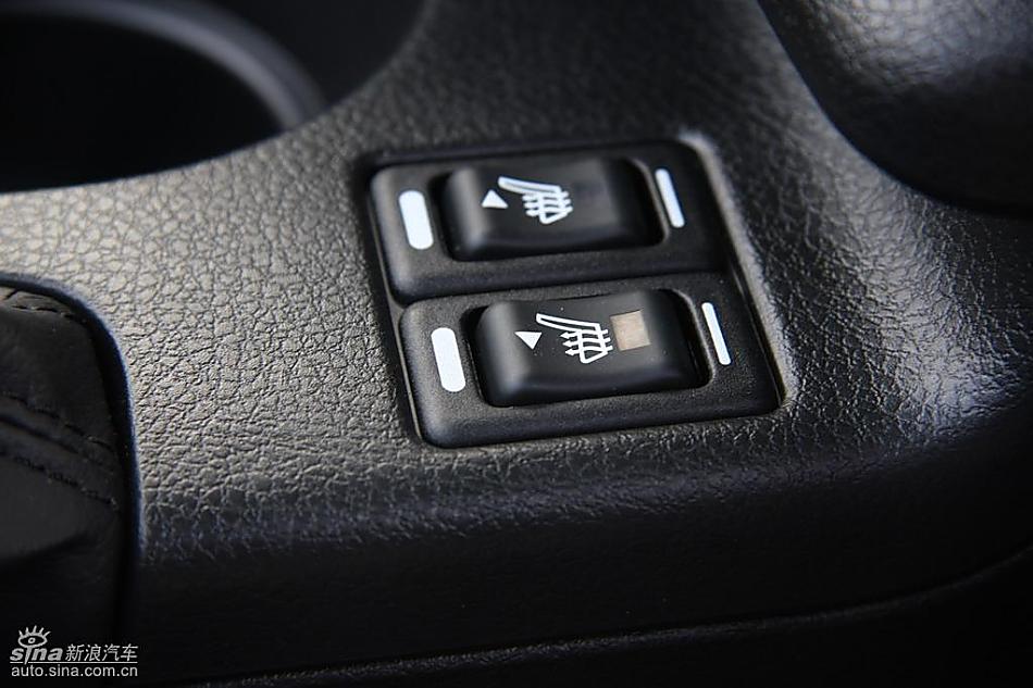 斯巴鲁三厢翼豹内饰