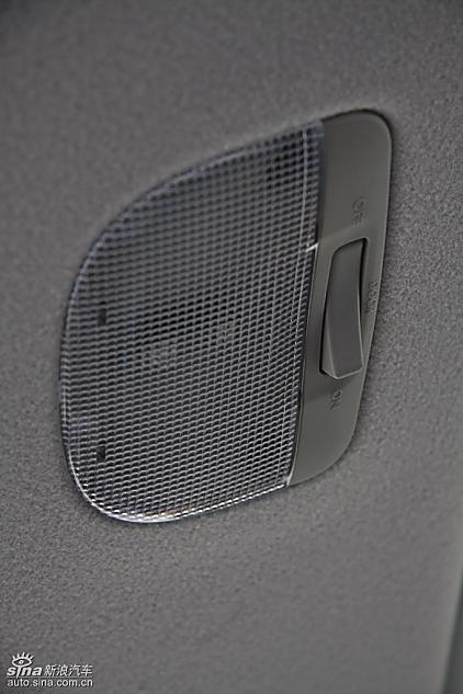 斯巴鲁三厢翼豹内饰