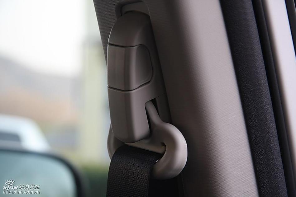 斯巴鲁三厢翼豹内饰