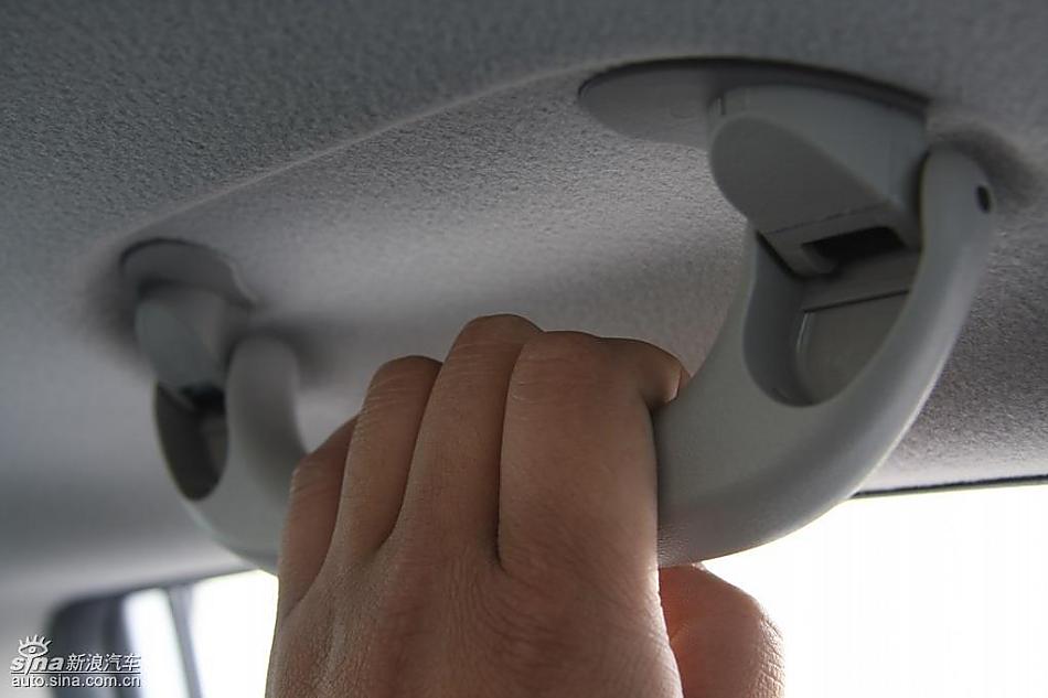 斯巴鲁三厢翼豹内饰