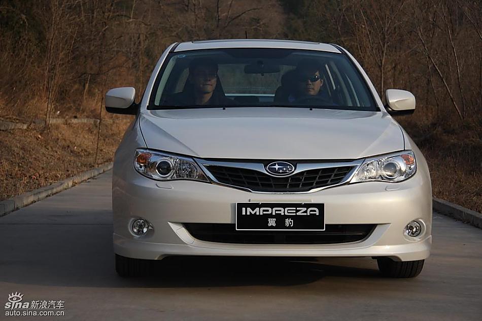 斯巴鲁三厢翼豹内饰