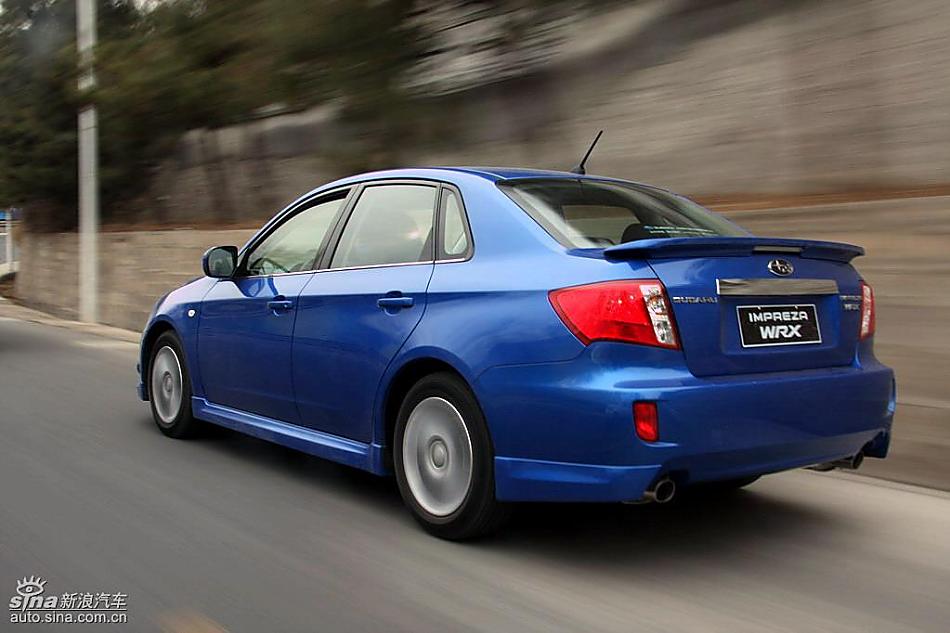 斯巴鲁三厢翼豹外观